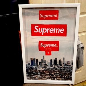 (SUPREME) Wall Decor !!